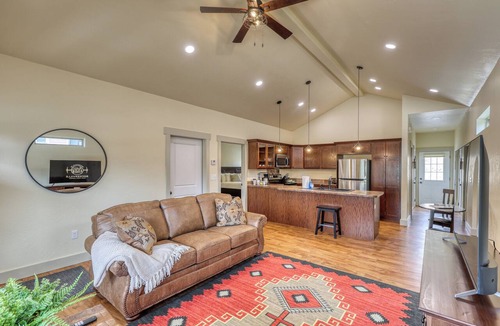 Rockerville Condo | Modern Black Hills ondo Near Mount Rushmore Hosted by Rockerville Gold Town Lodging