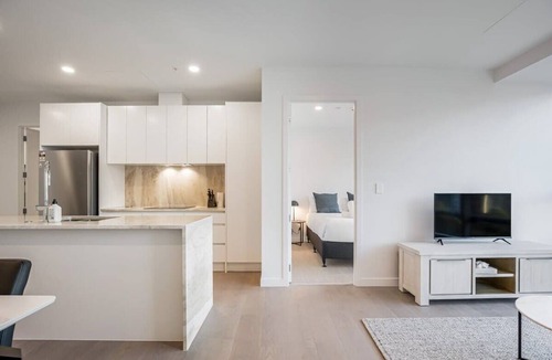Auckland Central Business District Apartment | Modern Bright Central Apartment by Zodiak Stays