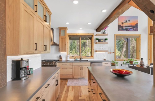 Tamarack Resort House | Modern cabin near Lake Cascade + Tamarack, AC + hot tub, parking for toys
