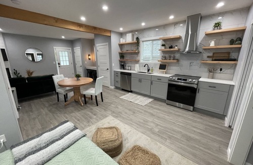 Hough Apartment | Modern Downtown Studio - FullyRenovated 1bed/1bath