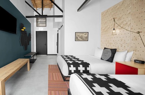 People's Freeway Hotel | Modern evo Comfort, Your Outdoor Adventure Base, Free Parking!