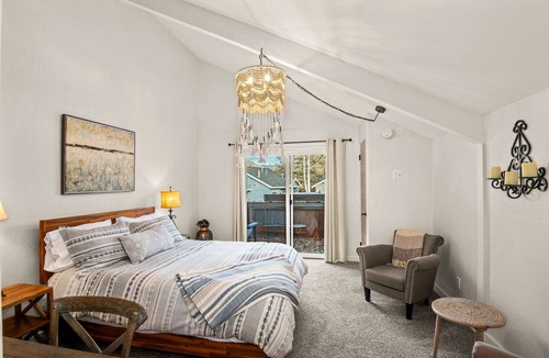 Ketchum Condo | Modern Ketchum Condo: Steps to Atkinson Park & Trail - Walk to Town - Dogs OK