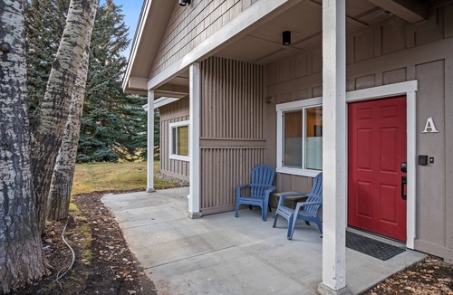 Ketchum Condo | Modern Ketchum Condo: Steps to Atkinson Park & Trail - Walk to Town - Dogs OK