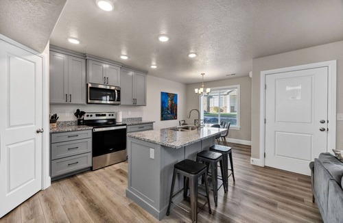 Garden City House | Modern Lake Retreat | Steps to Marina & Adventure