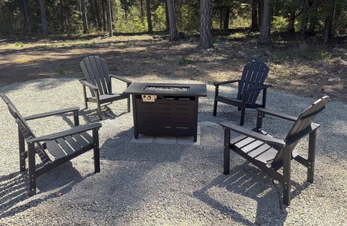 Easton Cabin | Modern Log Cabin w/Private Fire Pit – Mins to Lake Kachess & Snoqualmie Pass