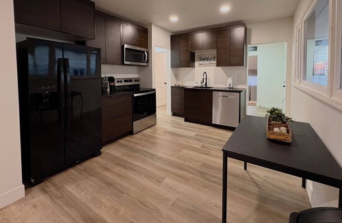 Poplar Grove House | Modern Luxe Retreat-Downtown SLC home