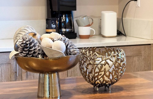Salmon Creek Condo | Modern Luxury 2BR Retreat Near Shops & Dining