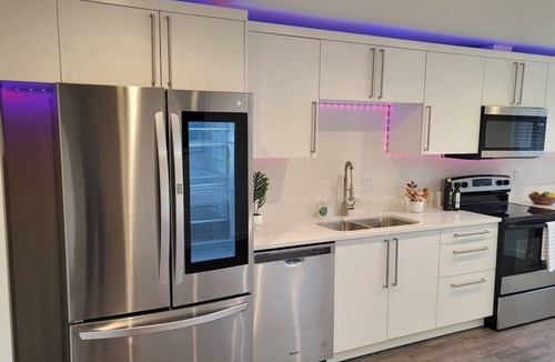 Salmon Creek Condo | Modern Luxury 2BR Retreat Near Shops & Dining