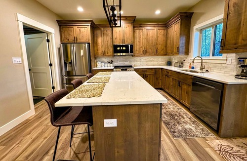 Driggs House | Modern Mountain Family Home on Ski Hill Road — Pet Friendly + A/C