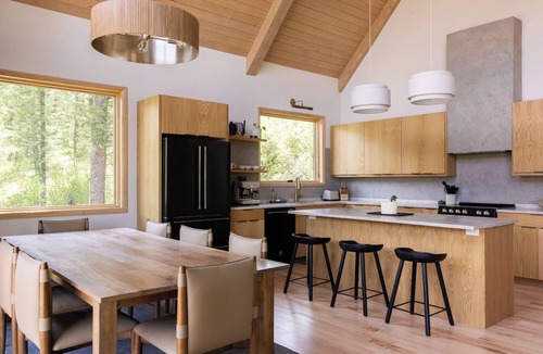 Irwin Cabin | Modern Mountainside Cabin with Hot Tub + Views