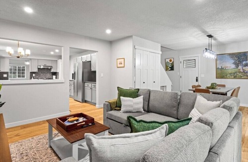 Camas House | Modern Private Camas Retreat Near Lake & Downtown