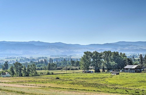 Hamilton House | Montana Retreat: Original Hamilton Log Cabin!