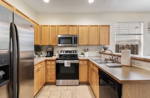Portsmouth House | Monthly Rental - Cozy St. Johns + Pet Friendly + 3 Bed + Fenced Yard