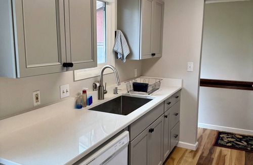 Moose Can Gully House | Moose Can Gully Home, Spacious Single Family 4 Bdrm South Hills