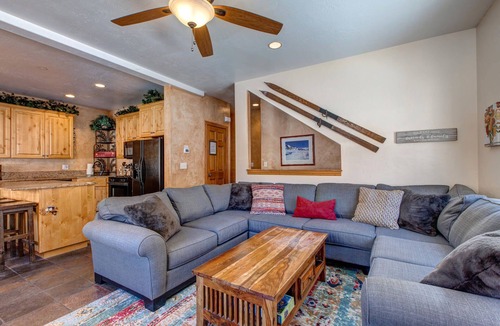 Bear Hollow Village House | Moose Mgmt at Bear Hollow 5474 Pvt HotTub-FreeBus-Convenient & Centrally Located