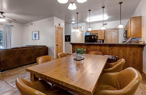 Bear Hollow Village Condo | Moose Mgmt at Bear Hollow 1104 Outdoor Patio-Pool-Free Bus Route-Dogs Welcome