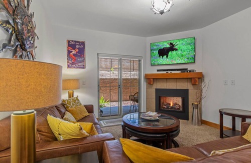 Bear Hollow Village Condo | Moose Mgmt at Bear Hollow 4205 Pool-HotTub-Trails-Reliable WiFi-Free Shuttle