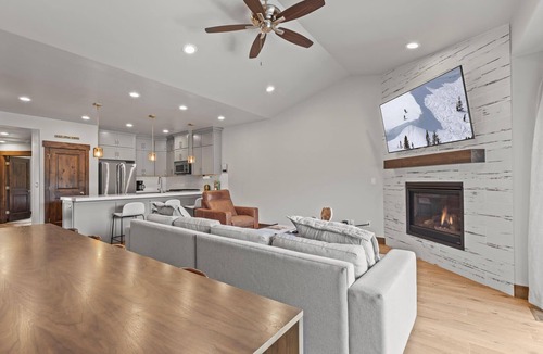 Park City House | Moose Mgmt at Black Rock 14442: Fully Equipped Kitchen-Pvt Hot Tub-Dogs Welcome
