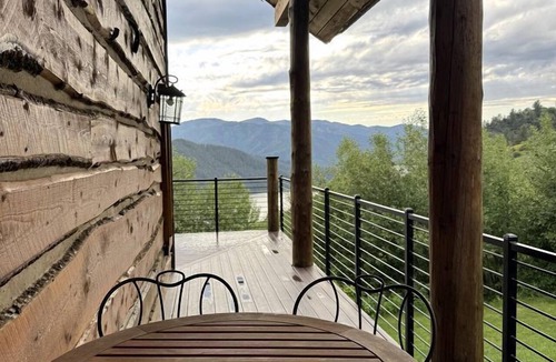 Irwin Cabin | Mountain Cabin with Lake Views and Hot Tub Near Palisades Reservoir, Idaho