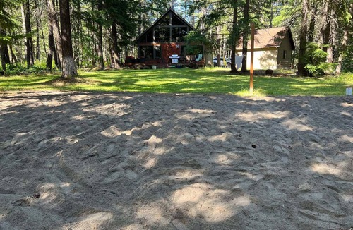 White Salmon Ski Chalet | Mountain Chalet in the Columbia Gorge just minutes from White Salmon River