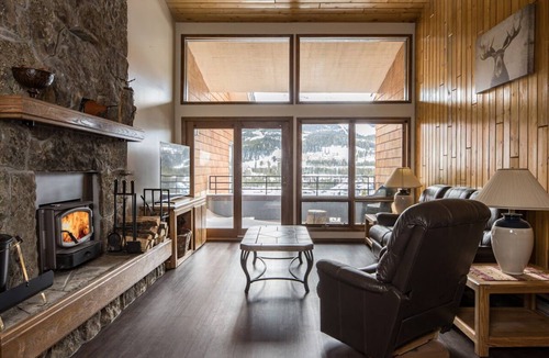 Big Sky Condo | Mountain Condo with Pool Table and Lone Peak Views | 5 Minutes to Ski