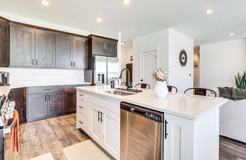 Erda House | Mountain View Home with Large Yard Near Salt Lake