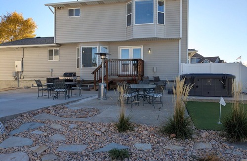 West Jordan House | Mountain View home, spacious, sleeps 12