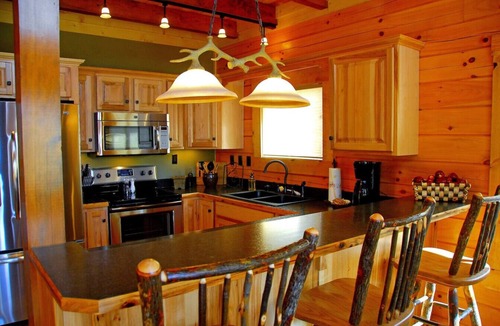 Lazy Acres House | Mountain View Lodge, 20+ min from Yellowstone!