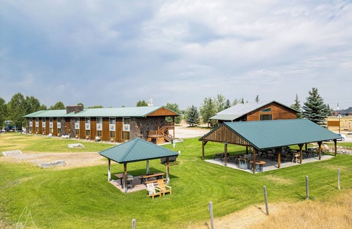 Tetonia Cabin | Mountain View Studio Suite w/Fireplace