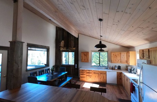 Lazy Acres House | Mountain Views, 3,000 sq ft home, 7 miles to West Yellowstone, Hot tub!