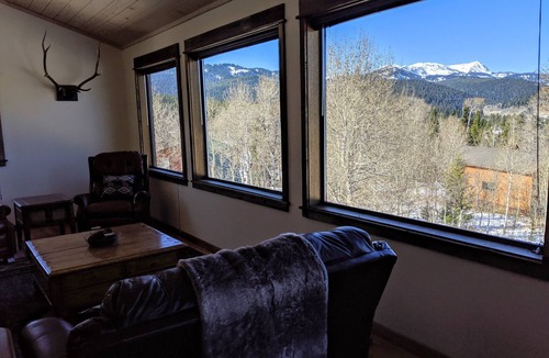 Lazy Acres House | Mountain Views, 3,000 sq ft home, 7 miles to West Yellowstone, Hot tub!