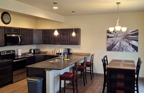 Four Corners Condo | Mountains in Every Window - Customizable Condo in a Great Neighborhood
