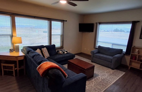 Four Corners Condo | Mountains in Every Window - Customizable Condo in a Great Neighborhood