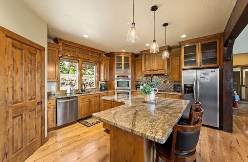 Coeur d'Alene House | Mountaintop retreat w/lake views & hot tub near Coeur d'Alene