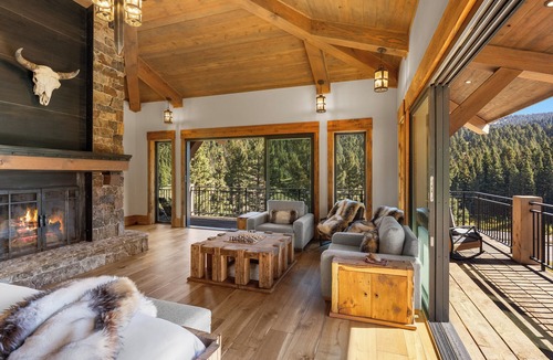 Gallatin Gateway Ski Chalet | MTNLUX Fire Tower Big Sky Near YNP border with Hot Tub, Sauna Fitness/Game Room.