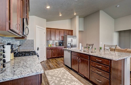 Nampa House | Nampa Family Home | King Bed | 5 TVs | Near Idaho Center | Room for Everyone