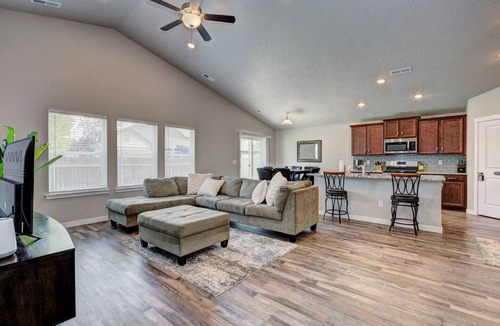 Nampa House | Nampa Family Home | King Bed | 5 TVs | Near Idaho Center | Room for Everyone