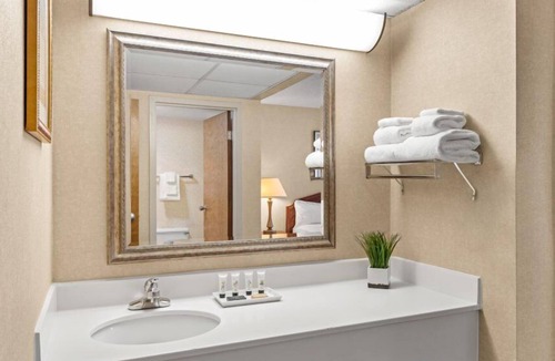 Billings House | Nature Escape! 4 Great Units, Free Breakfast, Minutes to Rimrocks