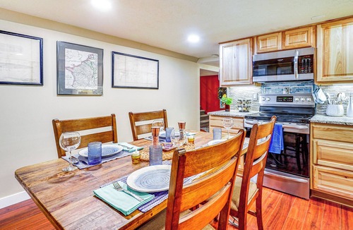 Canyon Rim Apartment | Near Hiking, Dining & Parks! Sunny SLC Retreat