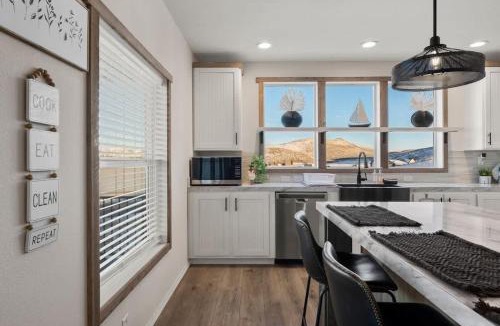 Sweetwater House | New Bear Lake Home with Beautiful Fall Views
