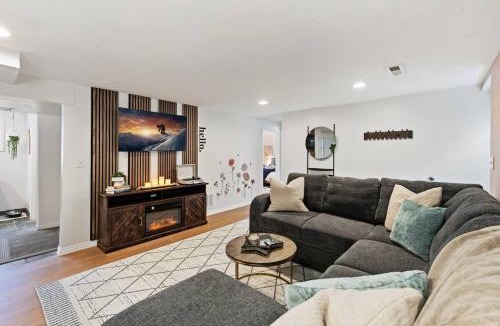 Millcreek Apartment | *New* Gorgeous Space w/Big Rooms, Perfect Location