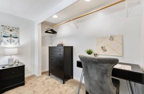 Millcreek Apartment | *New* Gorgeous Space w/Big Rooms, Perfect Location