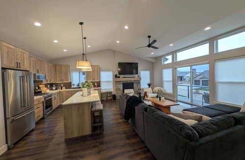Wolf Creek House | New home & furnishings, 4BR 4Bath, View, Amenities