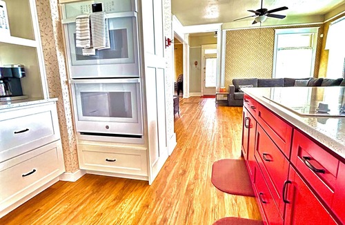 Holladay House | NEW HOT TUB Holladay Farmhouse - Cozy, Convenient