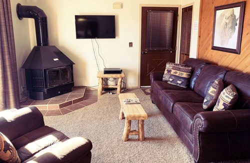Horse Butte Condo | NEW LISTING! Quiet 2 Bedroom Mountain Retreat in a Center of a Mountain Valley