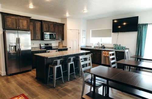 Sweetwater House | New, spacious Bear Lake Family Reunion House comfortably sleeps 23!