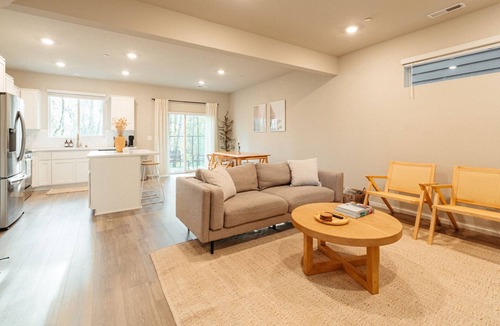 Carver House | New & Stylish 3 Bedroom Home in Quiet Neighborhood