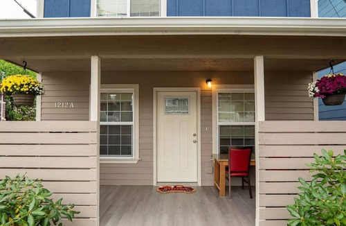 Hilltop House | New Tacoma Home Near Hospitals and Downtown