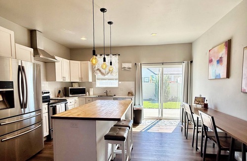 Kimberly House | Newer Elk Butte Beautiful 4-bedroom house with fully fenced yard in Kimberly!