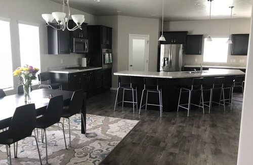 South Weber House | Newly Built Home With 6 Bed/3.5 Bath! 15 minutes to Lagoon, HAFB, and Snowbasin!